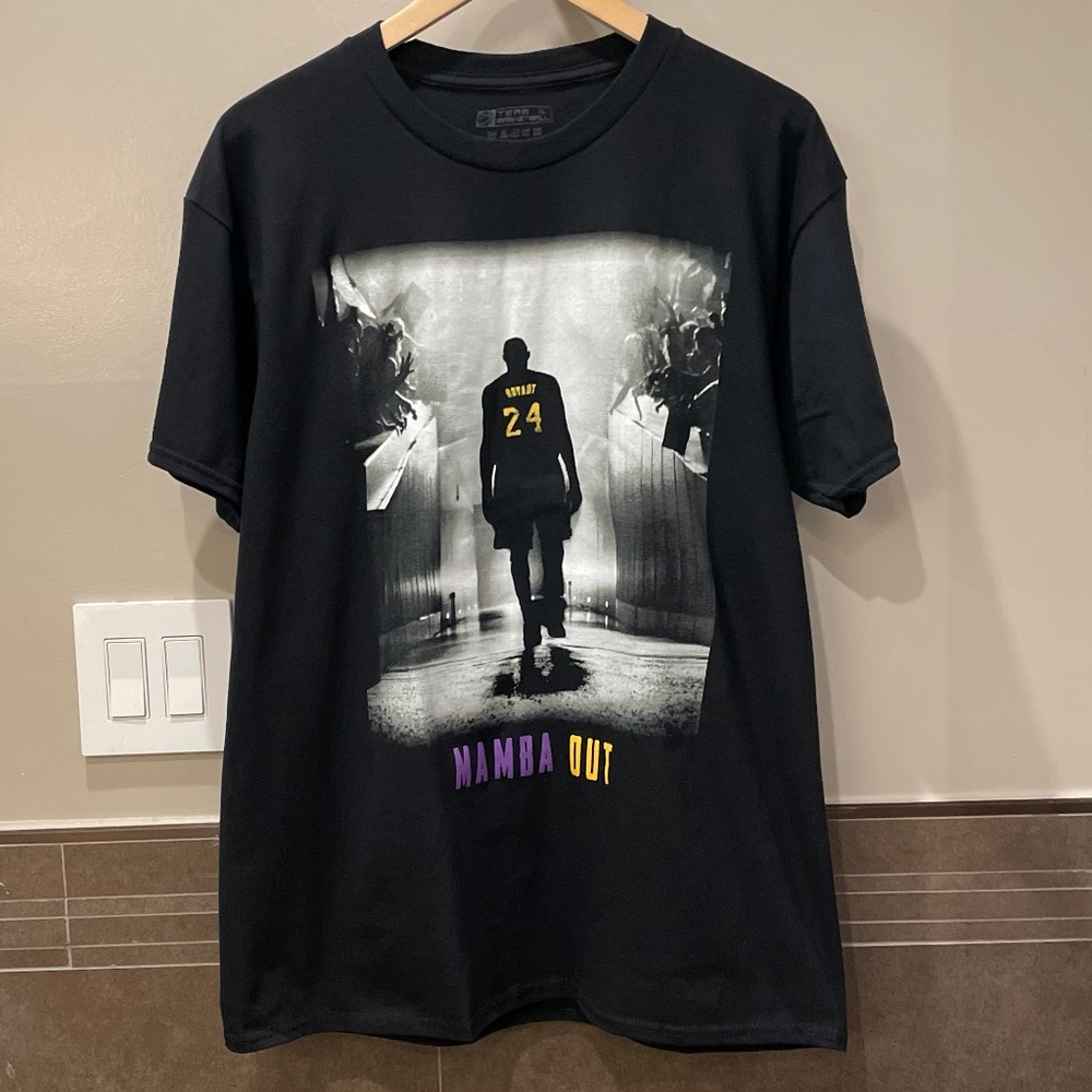 Vintage Mamba Out Kobe Bryant Graphic T-shirt (Unisex)